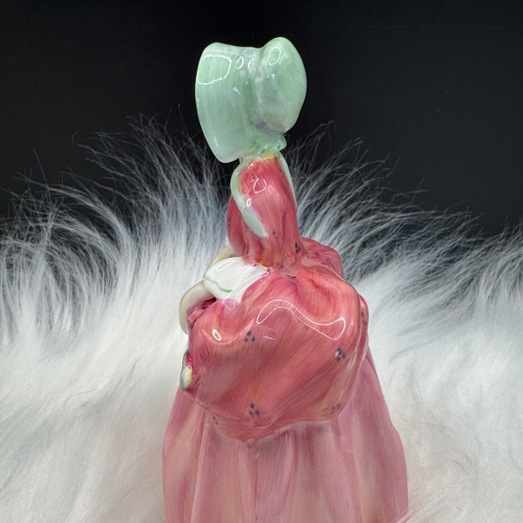 COPY - Royal Doulton miniature figurine "Bo Peep" HN 1811. Shepherdess figurine - Picture 4 of 9